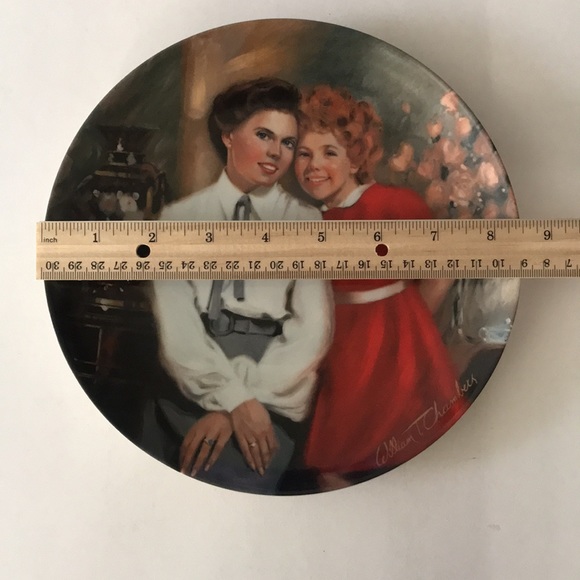 “Annie and Grace” collectable plate - Picture 4 of 4
